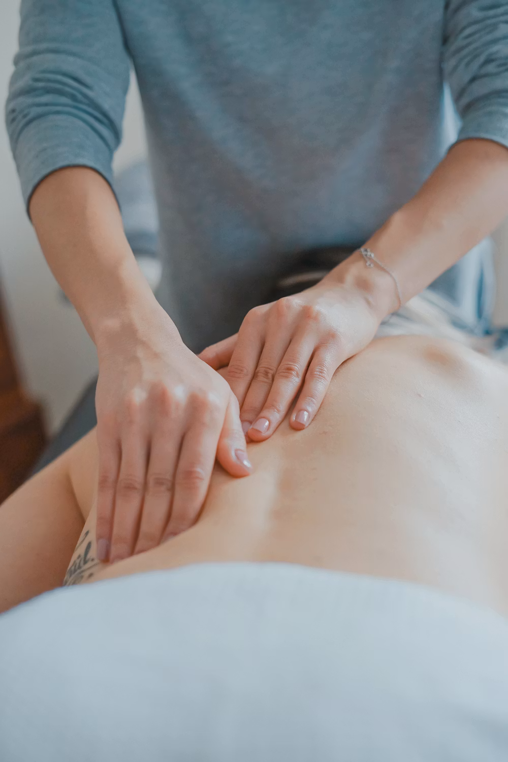 Sanfte manuelle osteopathische Behandlung